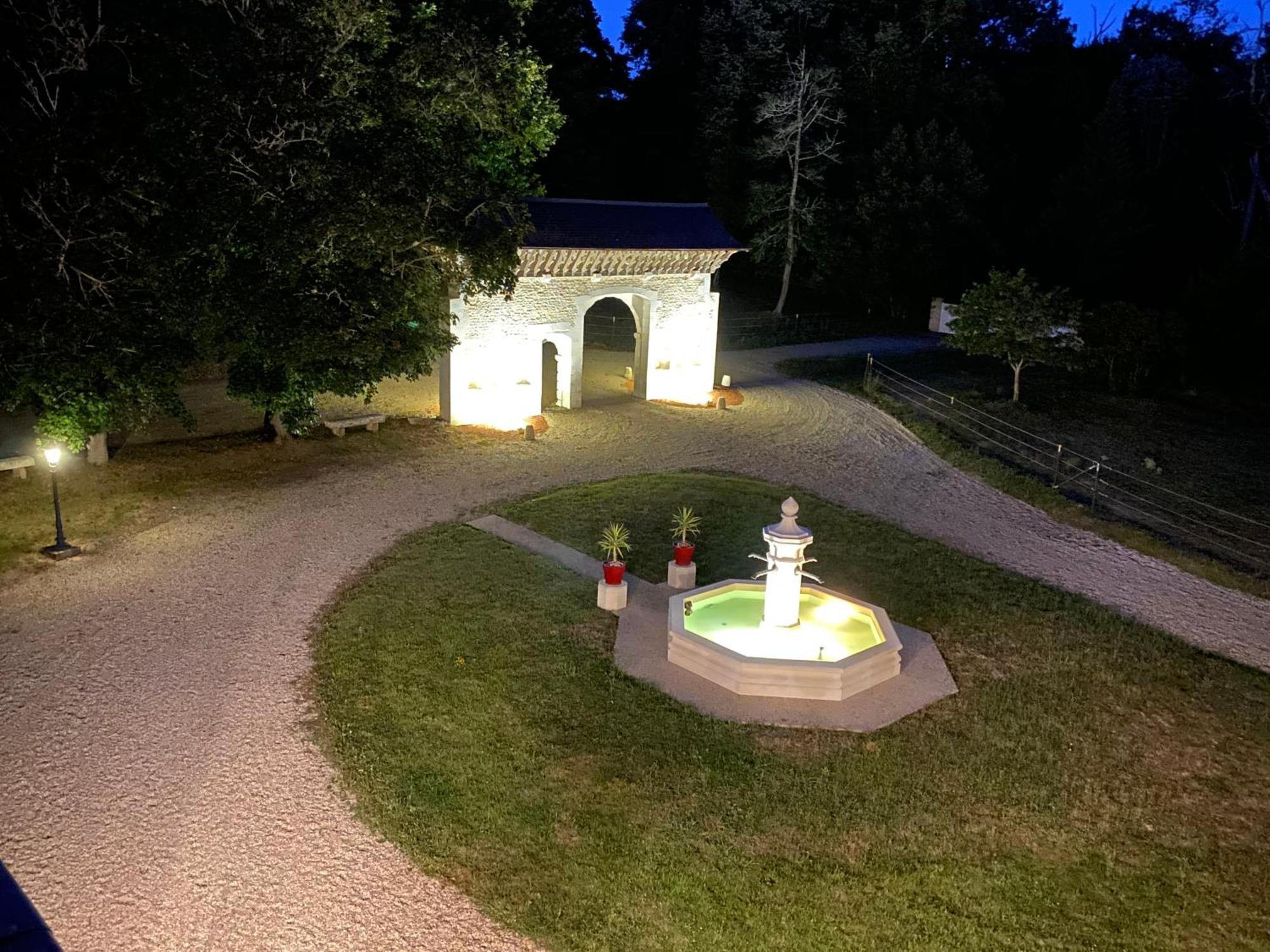Chateau De Bellevue B&B Et Appartements Avec Piscine Saisonal Chauffee Et Chambres Partout Climatisees Saint-Avit  Eksteriør bilde
