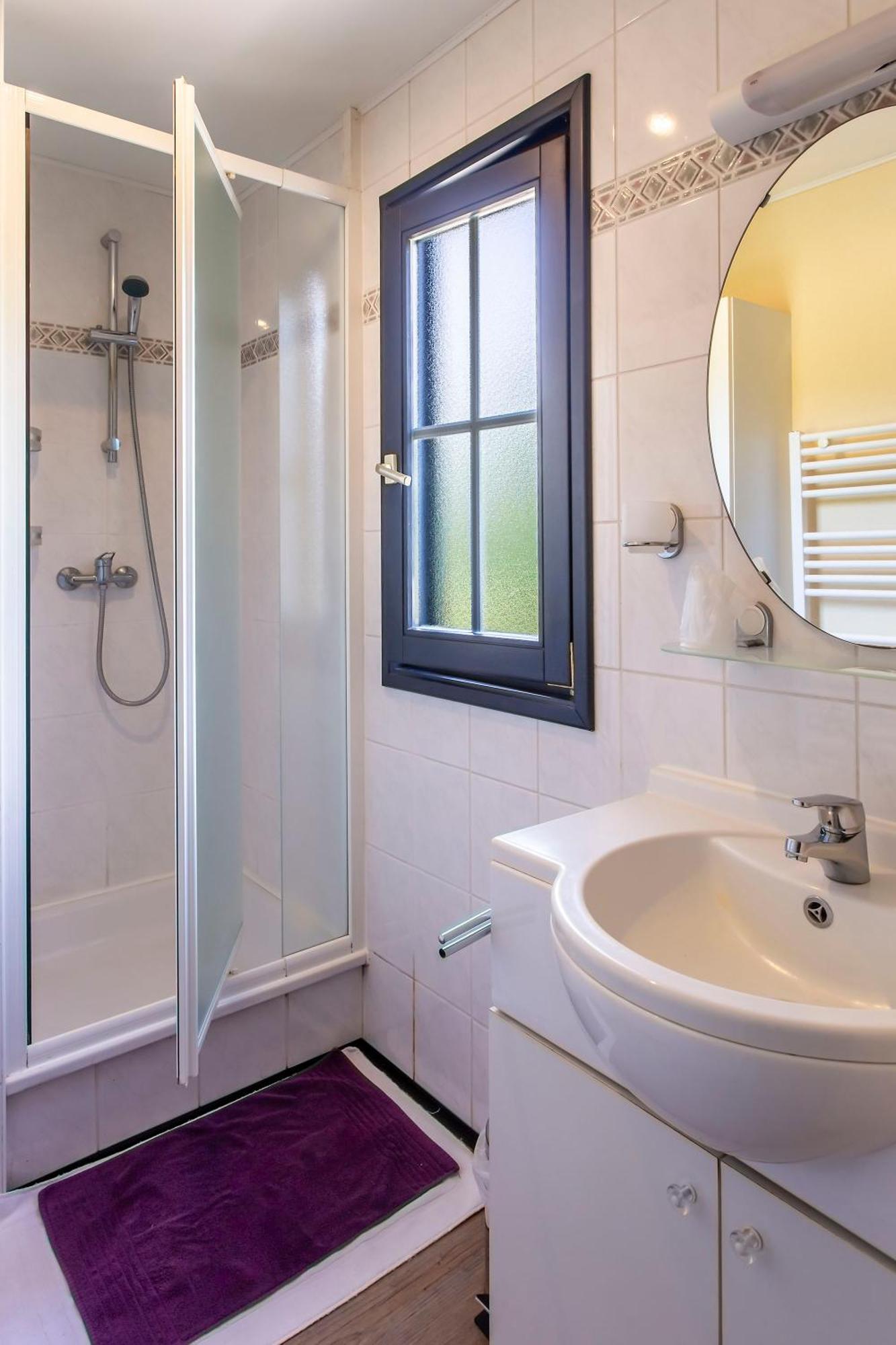 Chateau De Bellevue B&B Et Appartements Avec Piscine Saisonal Chauffee Et Chambres Partout Climatisees Saint-Avit  Rom bilde
