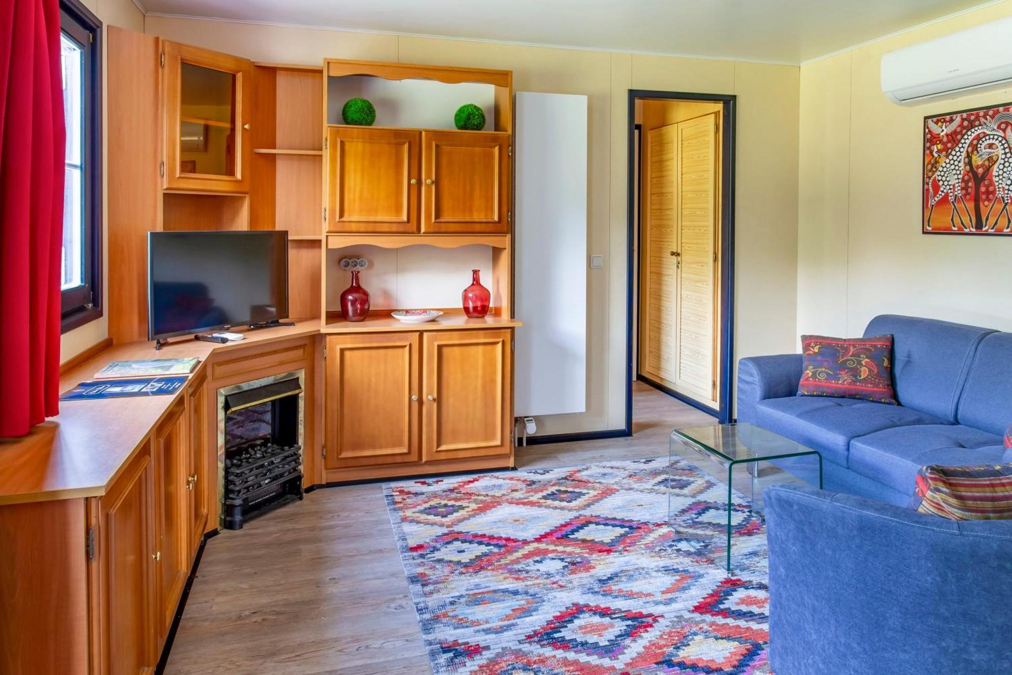Chateau De Bellevue B&B Et Appartements Avec Piscine Saisonal Chauffee Et Chambres Partout Climatisees Saint-Avit  Rom bilde