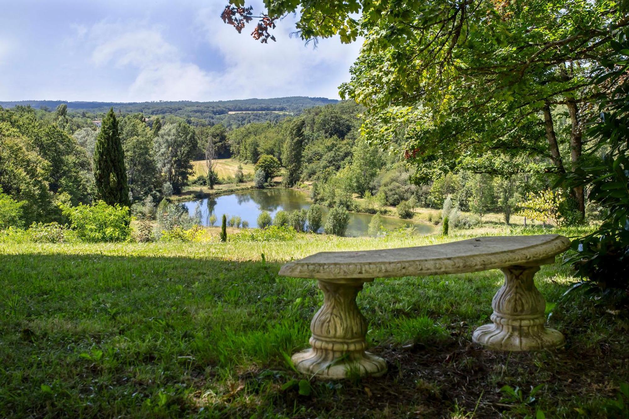 Chateau De Bellevue B&B Et Appartements Avec Piscine Saisonal Chauffee Et Chambres Partout Climatisees Saint-Avit  Eksteriør bilde
