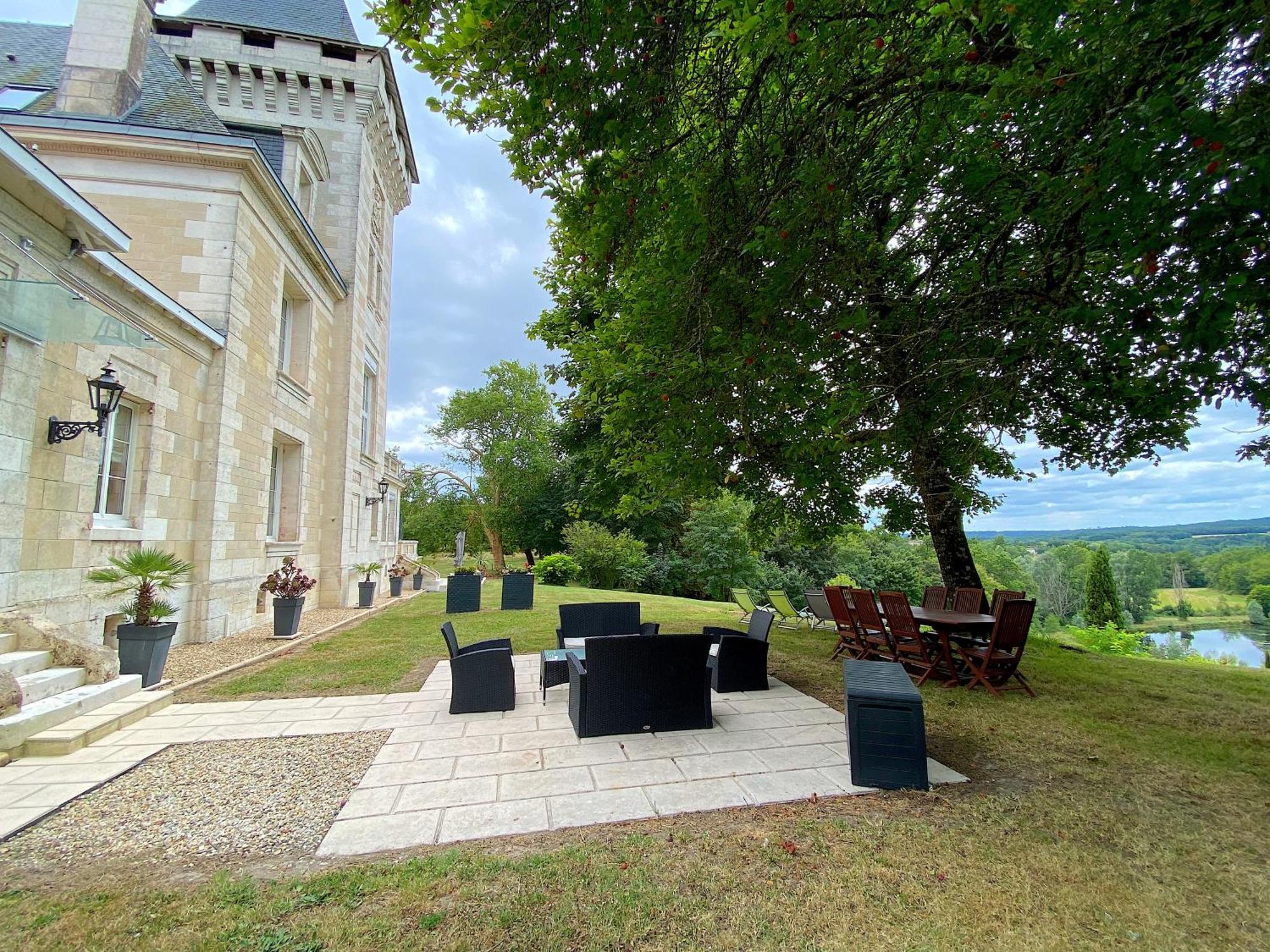 Chateau De Bellevue B&B Et Appartements Avec Piscine Chauffee Et Chambres Partout Climatisees Saint-Avit  Rom bilde