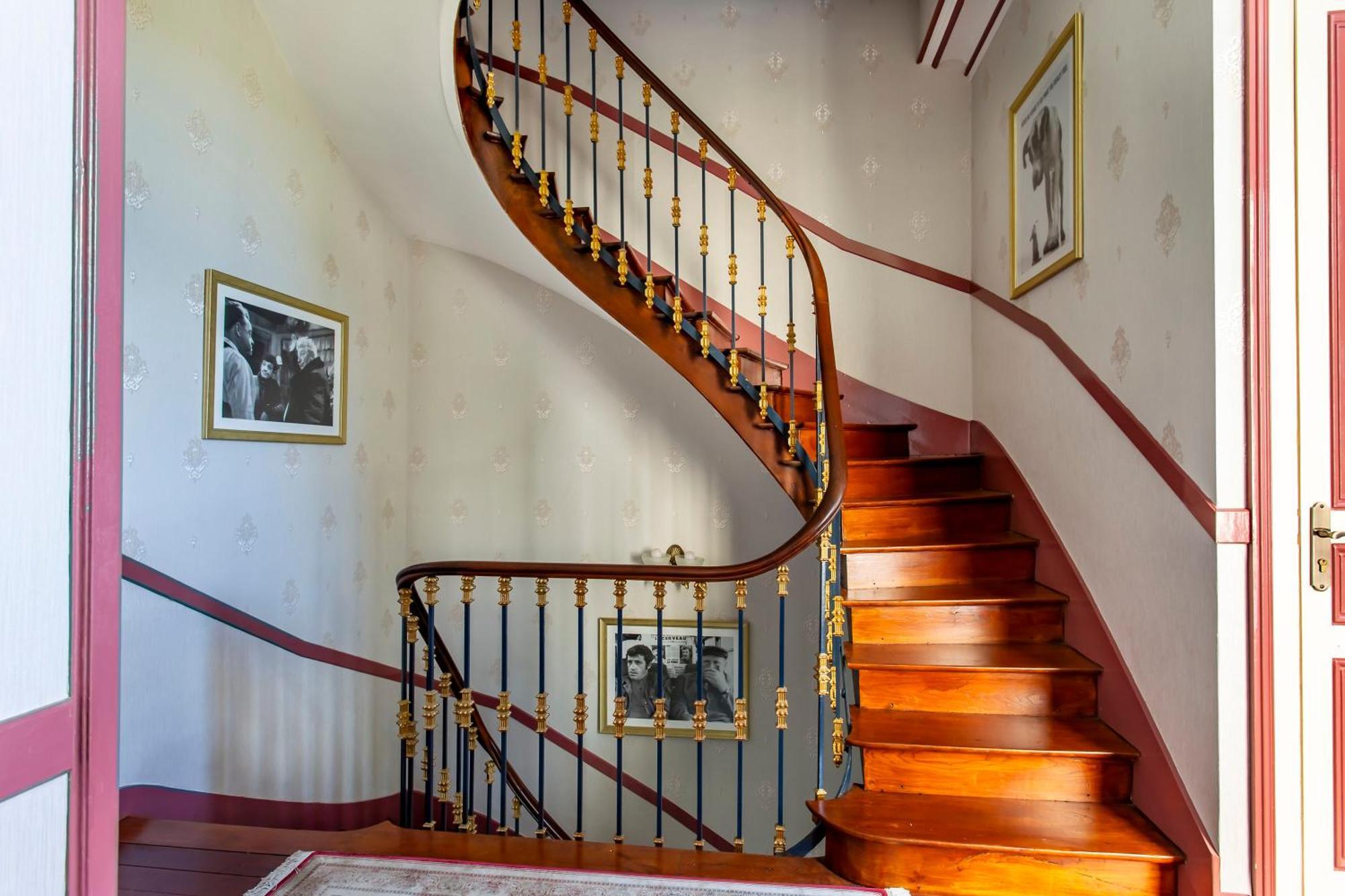 Chateau De Bellevue B&B Et Appartements Avec Piscine Saisonal Chauffee Et Chambres Partout Climatisees Saint-Avit  Rom bilde