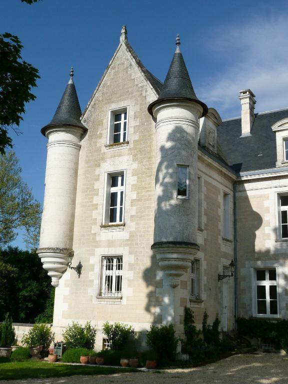 Chateau De Bellevue B&B Et Appartements Avec Piscine Saisonal Chauffee Et Chambres Partout Climatisees Saint-Avit  Rom bilde